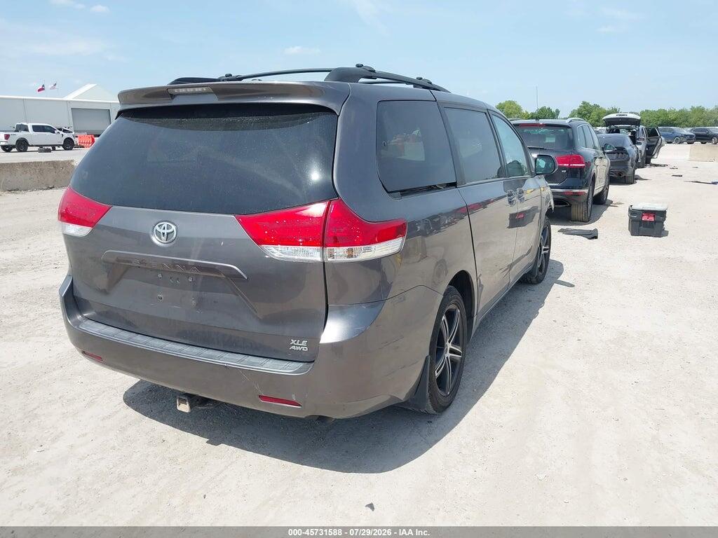 5TDDK3DC5BS021718 2011 TOYOTA SIENNA photo no. 4