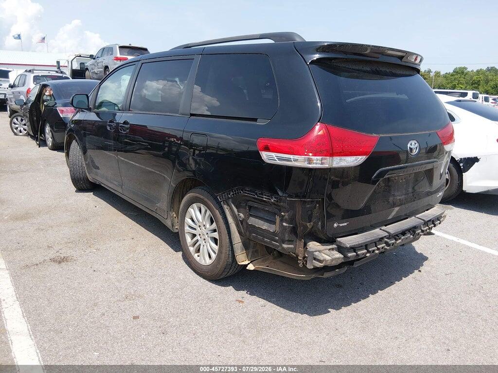 5TDYK3DC6BS053451 2011 TOYOTA SIENNA photo no. 3