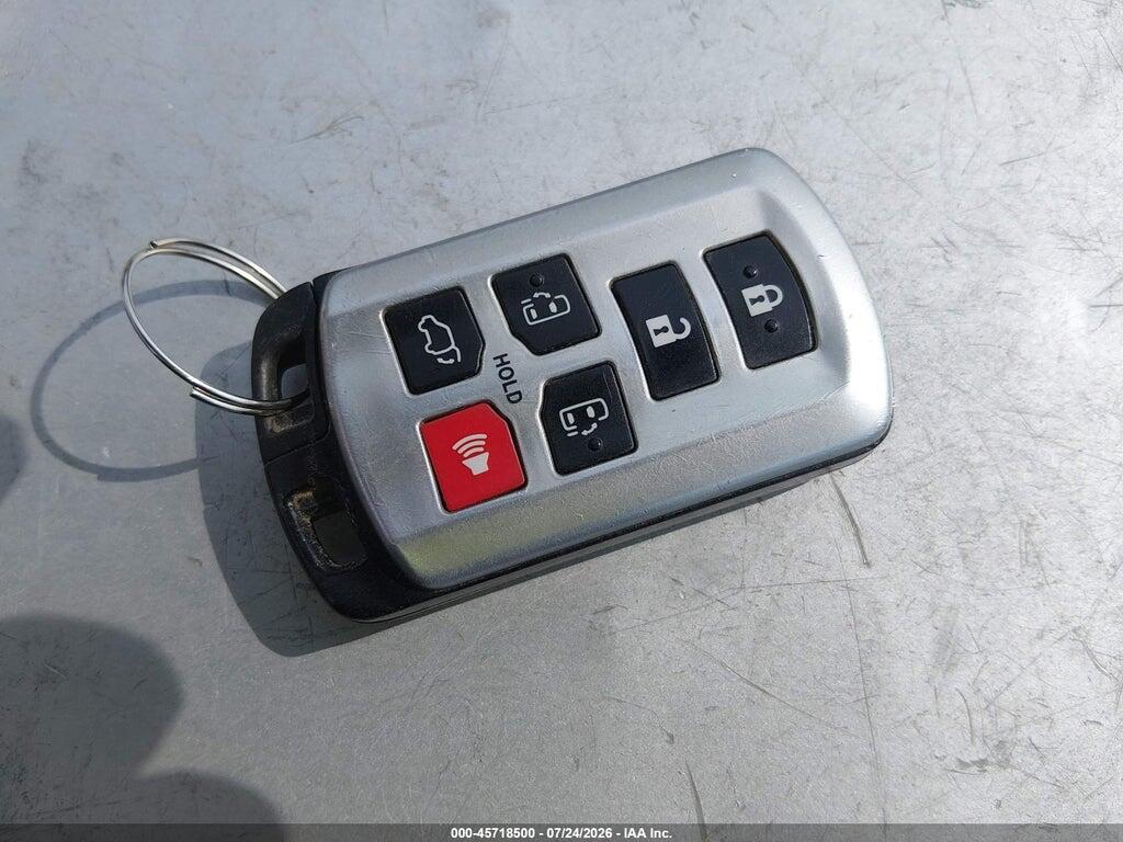 5TDDK3DC5BS021444 2011 TOYOTA SIENNA photo no. 11