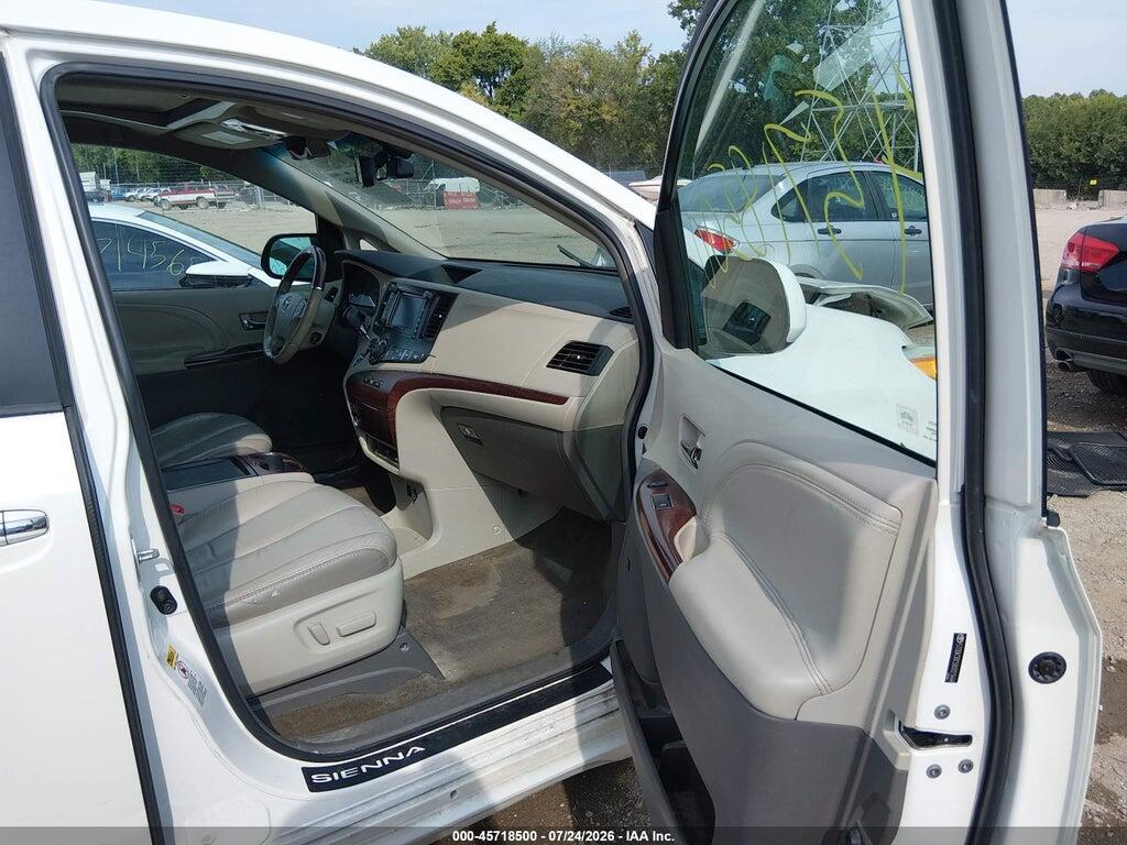 5TDDK3DC5BS021444 2011 TOYOTA SIENNA photo no. 5