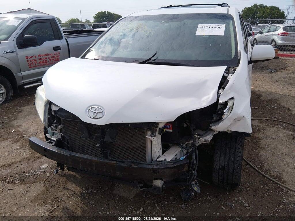 5TDDK3DC5BS021444 2011 TOYOTA SIENNA photo no. 6