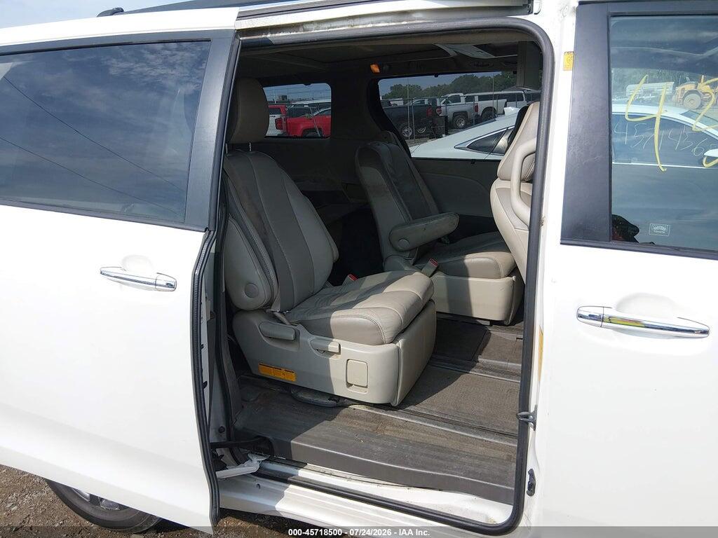 5TDDK3DC5BS021444 2011 TOYOTA SIENNA photo no. 8
