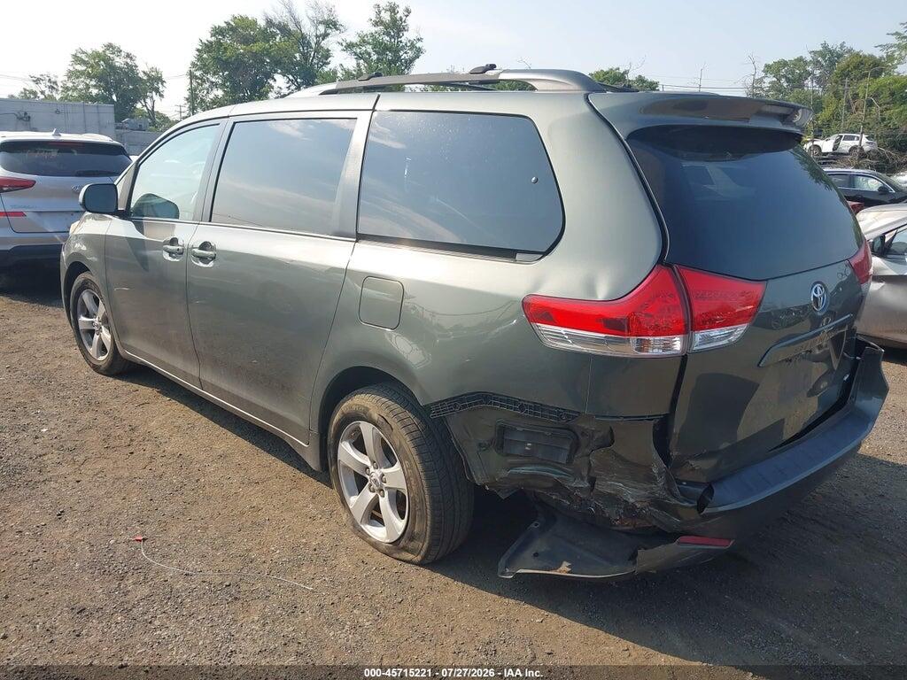 5TDKK3DC6BS097813 2011 TOYOTA SIENNA photo no. 3