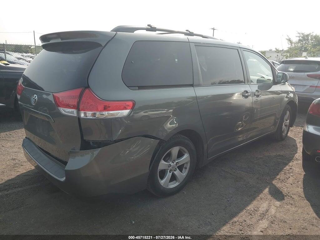 5TDKK3DC6BS097813 2011 TOYOTA SIENNA photo no. 4