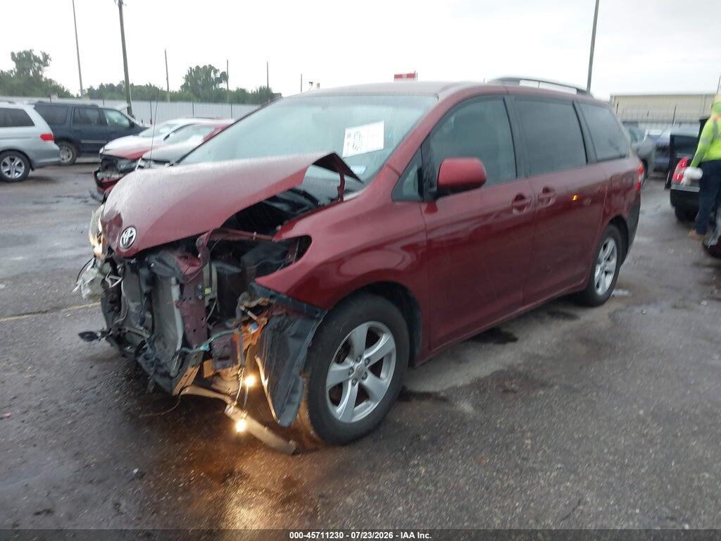 5TDKK3DC8BS168316 2011 TOYOTA SIENNA photo no. 2