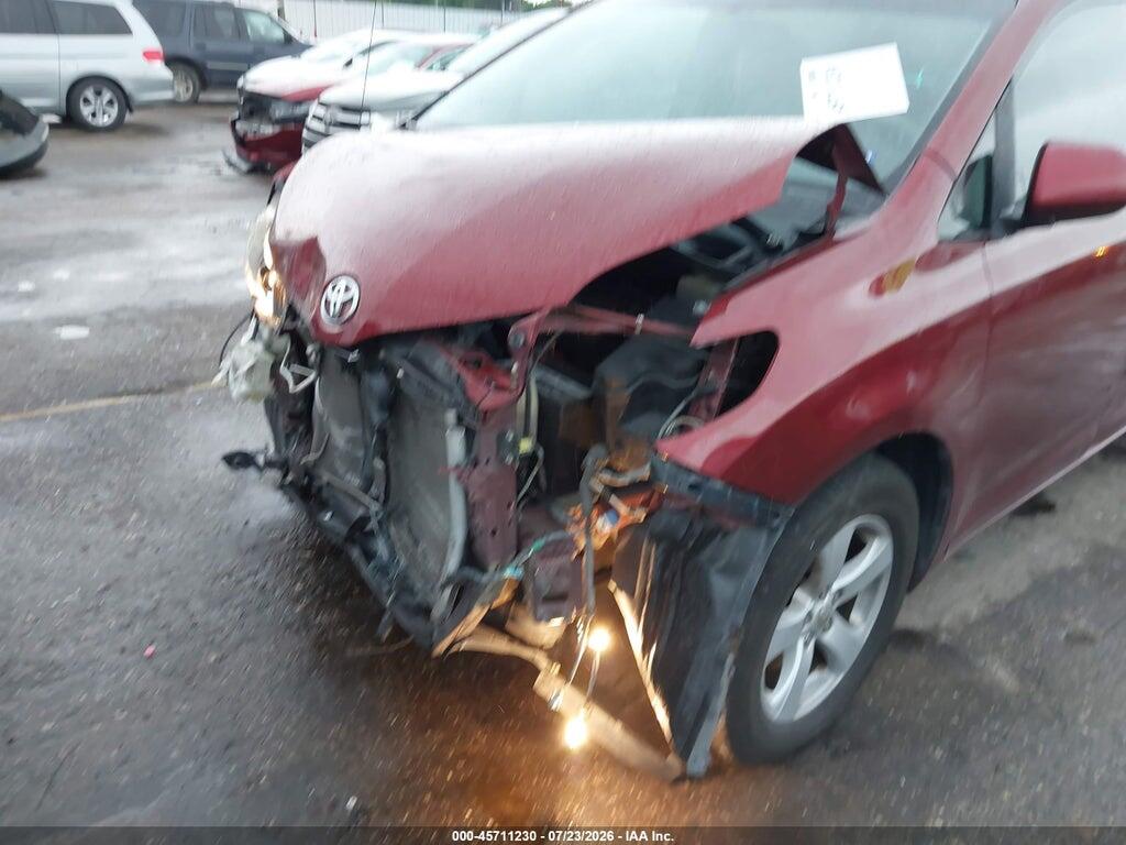 5TDKK3DC8BS168316 2011 TOYOTA SIENNA photo no. 6