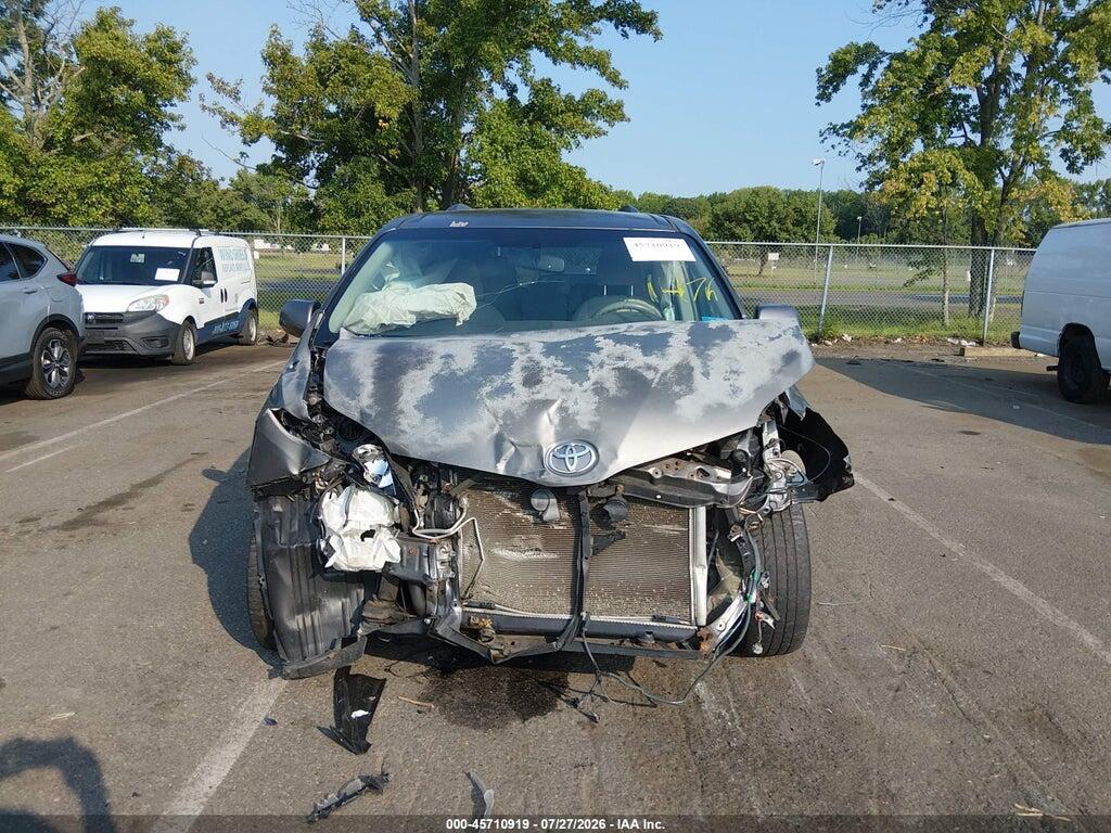 5TDKK3DC9BS043731 2011 TOYOTA SIENNA photo no. 11