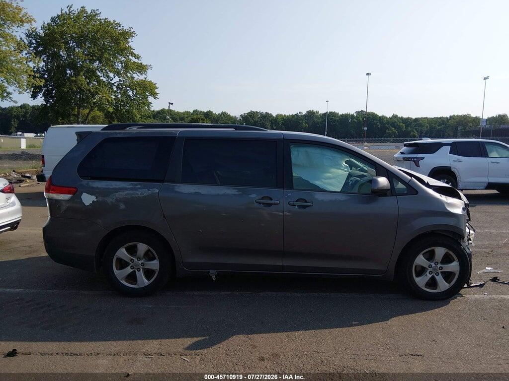 5TDKK3DC9BS043731 2011 TOYOTA SIENNA photo no. 12