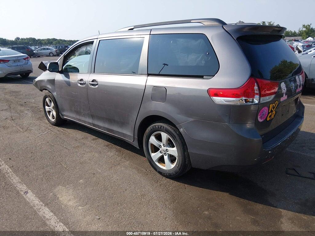 5TDKK3DC9BS043731 2011 TOYOTA SIENNA photo no. 3
