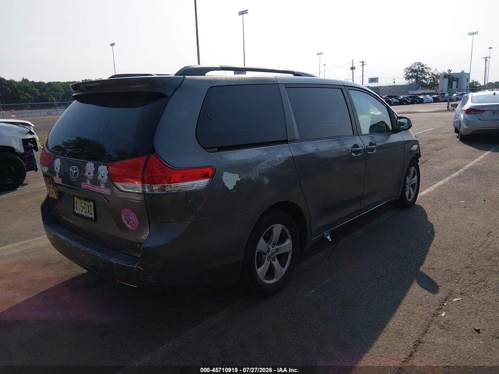 5TDKK3DC9BS043731 2011 TOYOTA SIENNA photo no. 4