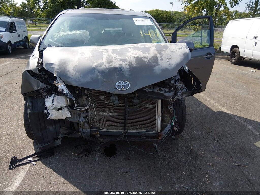 5TDKK3DC9BS043731 2011 TOYOTA SIENNA photo no. 6
