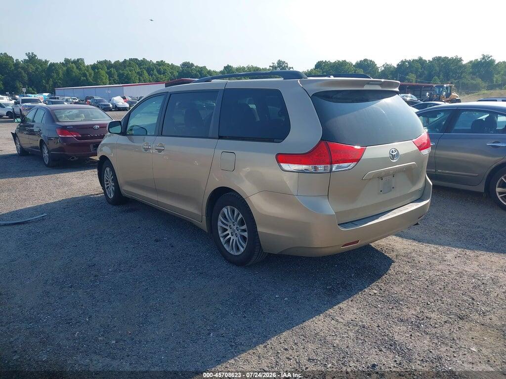 5TDYK3DC2BS016428 2011 TOYOTA SIENNA photo no. 3