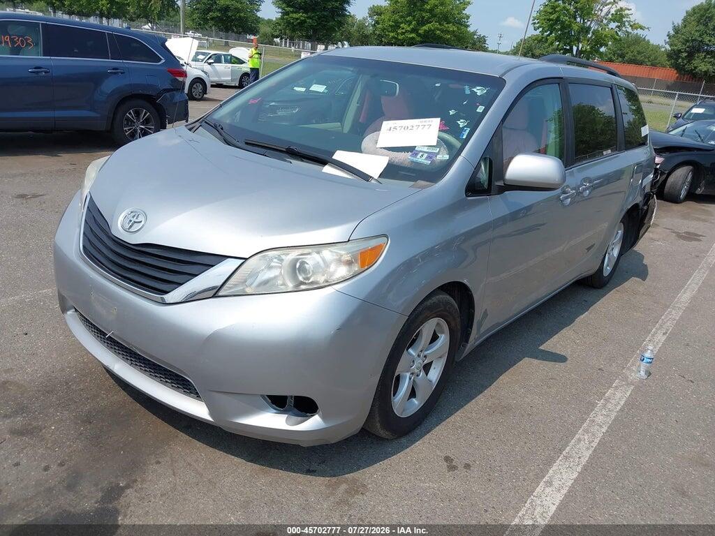 5TDKK3DCXBS048842 2011 TOYOTA SIENNA photo no. 2