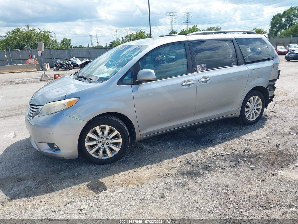 5TDDK3DC6BS006922 2011 TOYOTA SIENNA photo no. 2