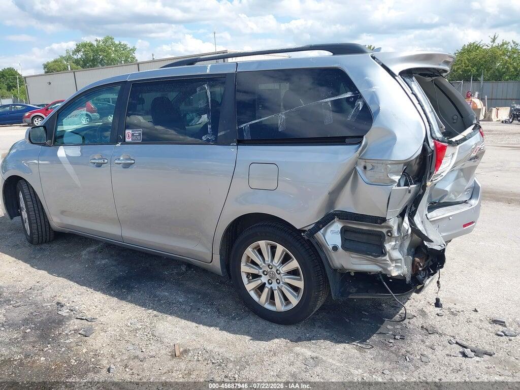 5TDDK3DC6BS006922 2011 TOYOTA SIENNA photo no. 3