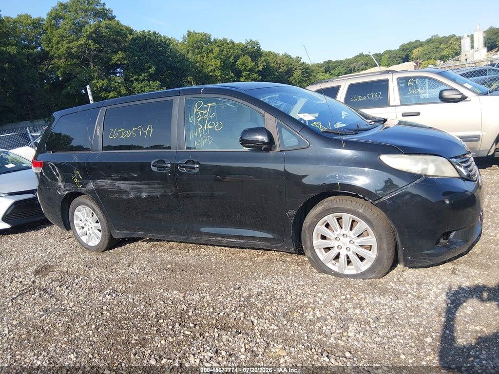 5TDJK3DC1BS021802 2011 TOYOTA SIENNA photo no. 12
