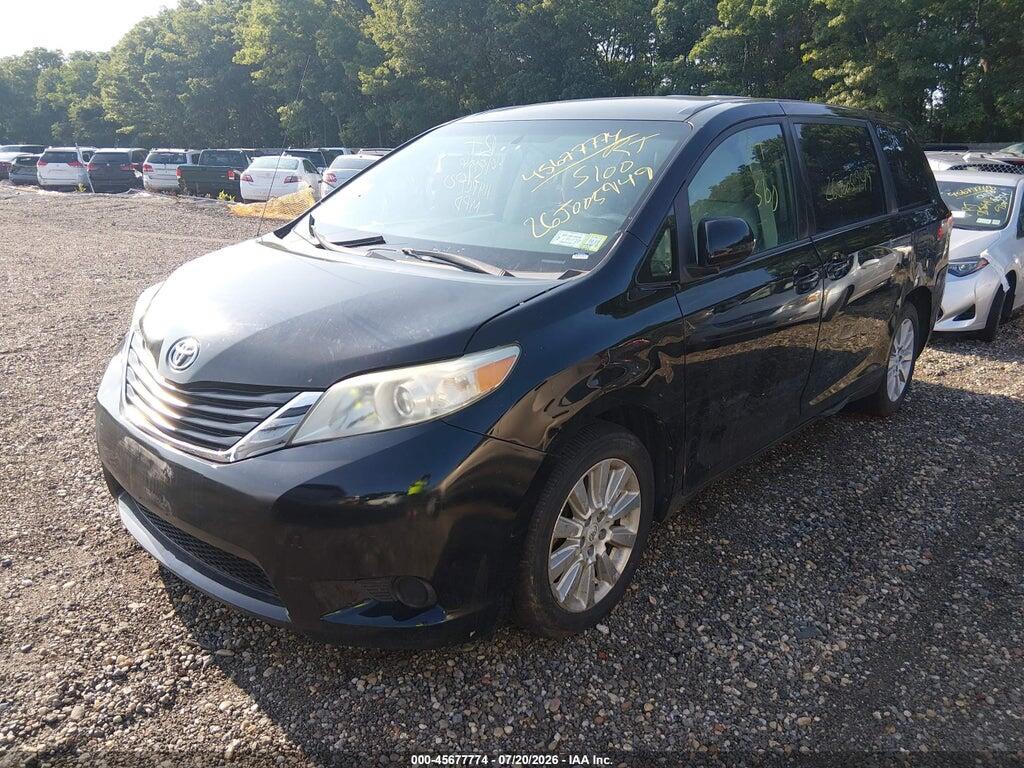 5TDJK3DC1BS021802 2011 TOYOTA SIENNA photo no. 2