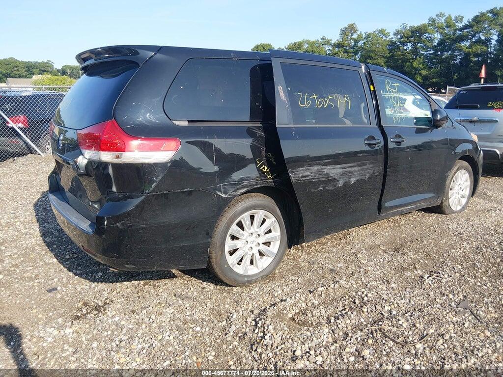 5TDJK3DC1BS021802 2011 TOYOTA SIENNA photo no. 4