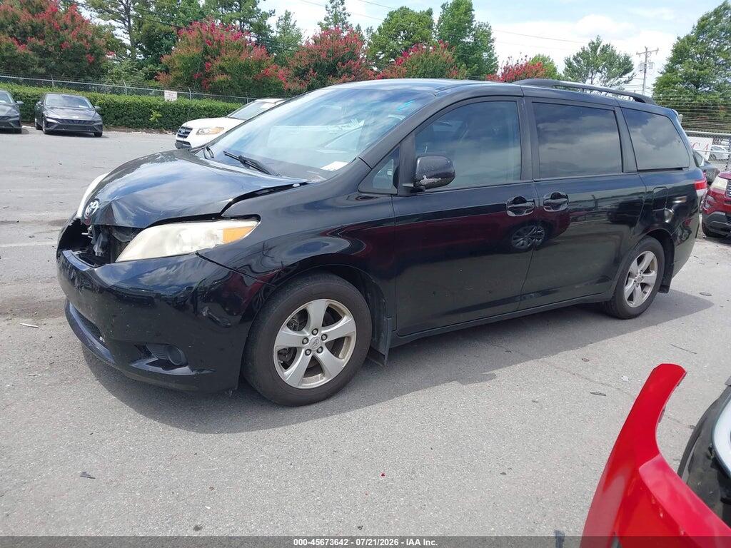 5TDKK3DC8BS040917 2011 TOYOTA SIENNA photo no. 2