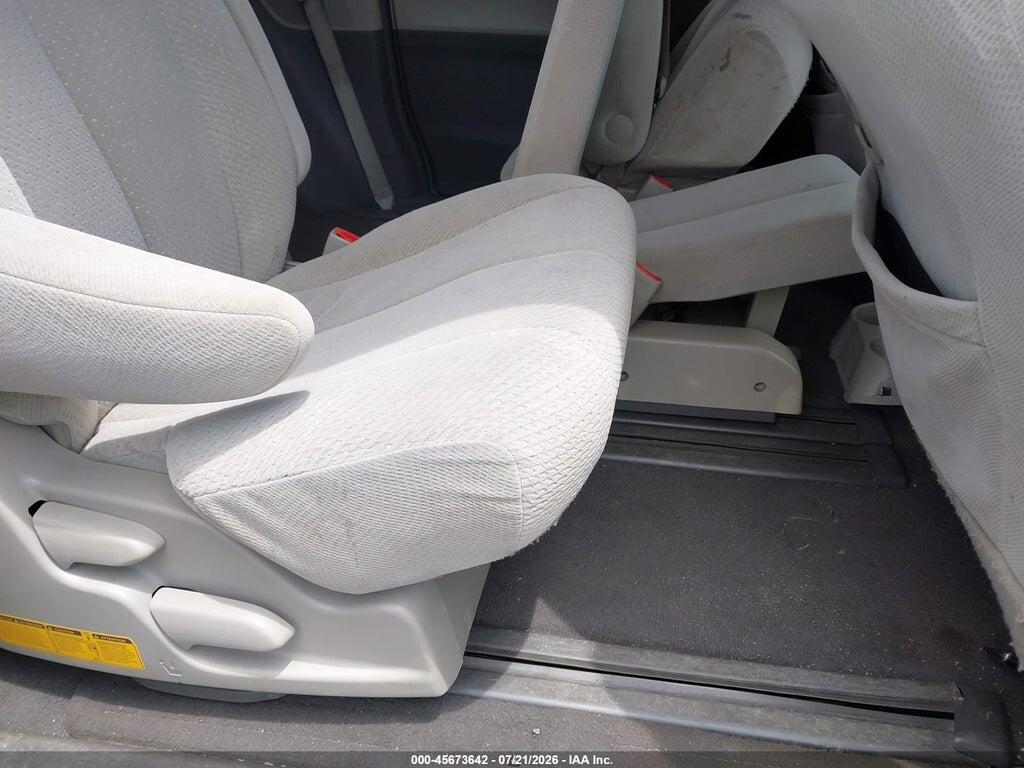 5TDKK3DC8BS040917 2011 TOYOTA SIENNA photo no. 8