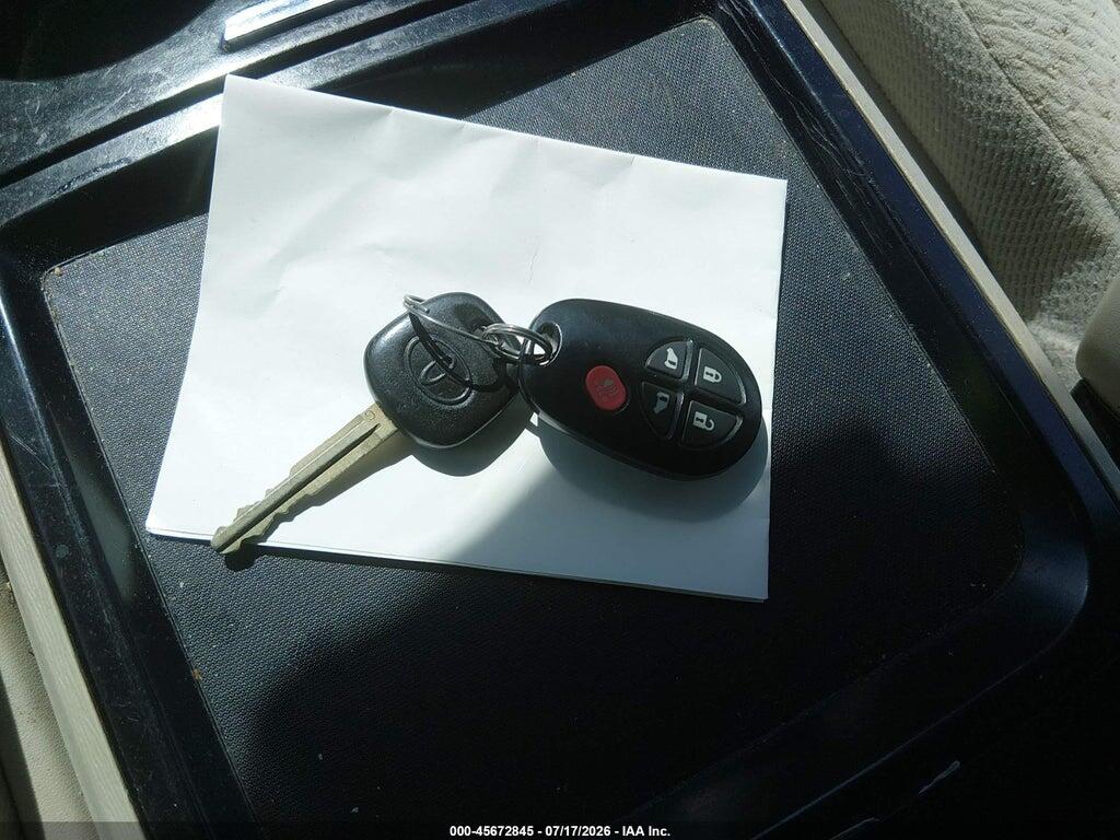 5TDKK3DC7BS155346 2011 TOYOTA SIENNA photo no. 11