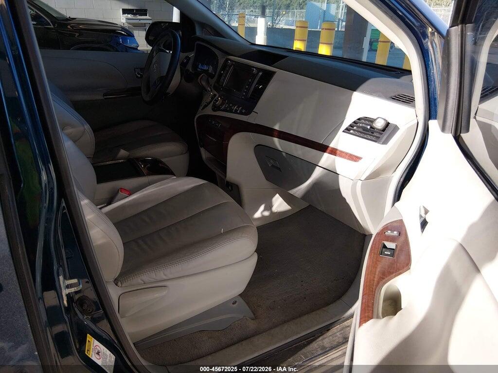 5TDYK3DC6BS102373 2011 TOYOTA SIENNA photo no. 5