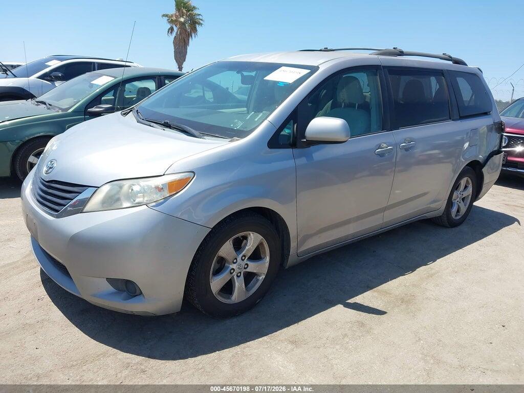 5TDKK3DC4BS169396 2011 TOYOTA SIENNA photo no. 2