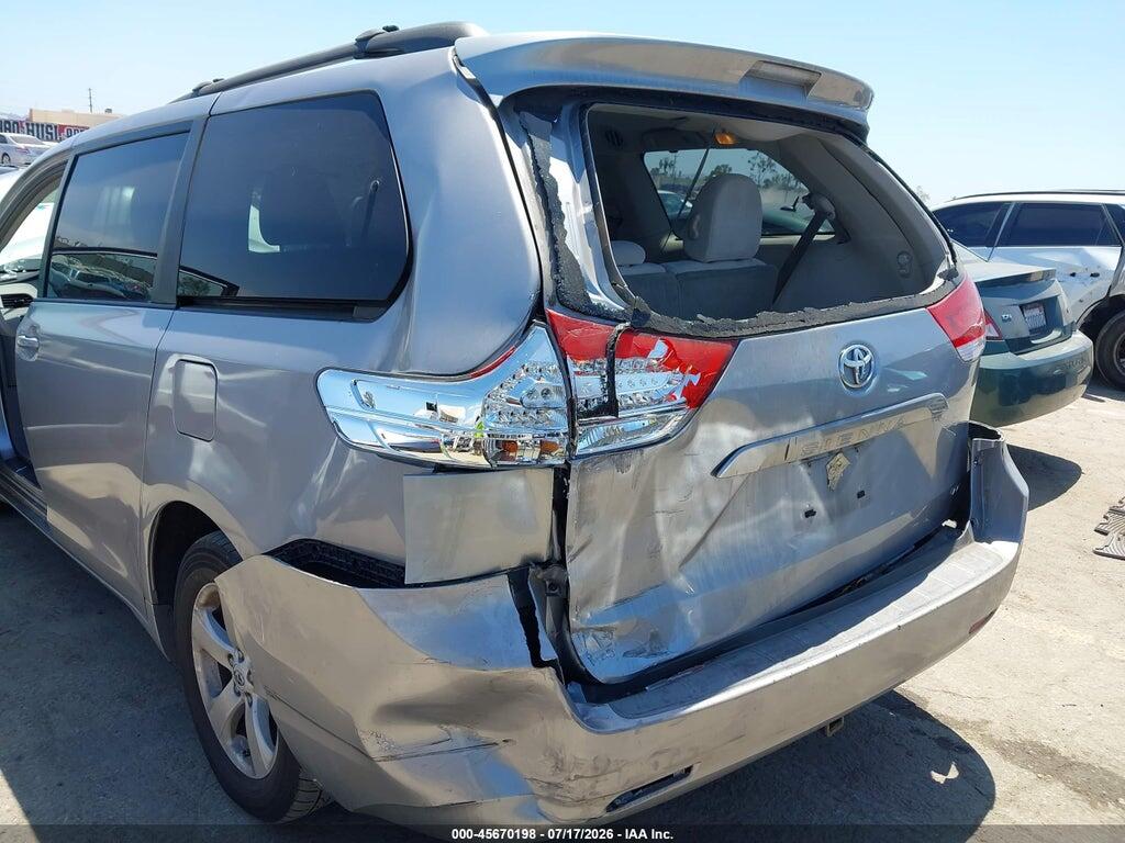 5TDKK3DC4BS169396 2011 TOYOTA SIENNA photo no. 6
