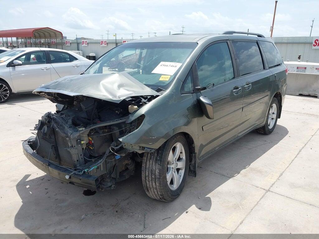 5TDKK3DC8BS031280 2011 TOYOTA SIENNA photo no. 2
