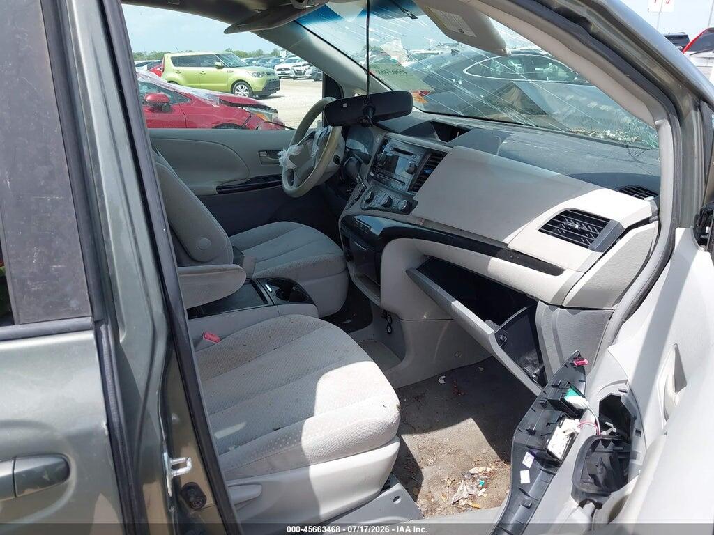 5TDKK3DC8BS031280 2011 TOYOTA SIENNA photo no. 5