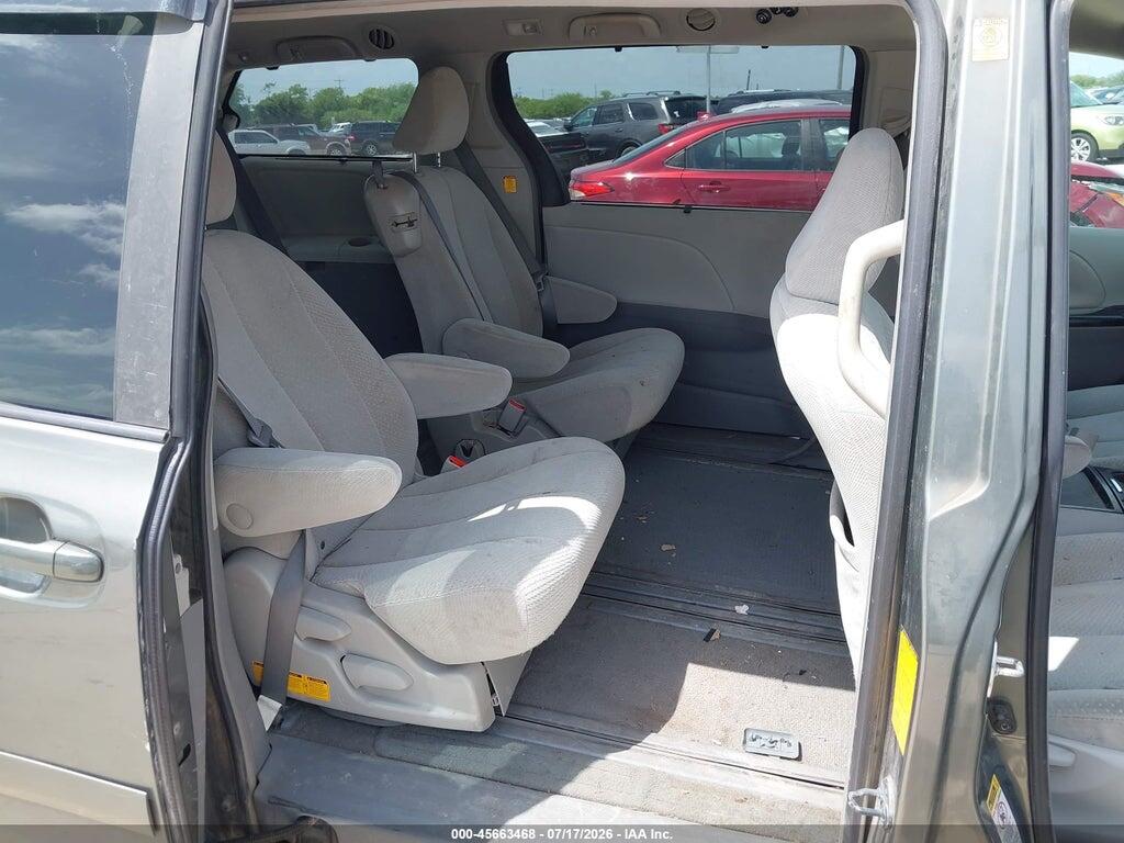 5TDKK3DC8BS031280 2011 TOYOTA SIENNA photo no. 8