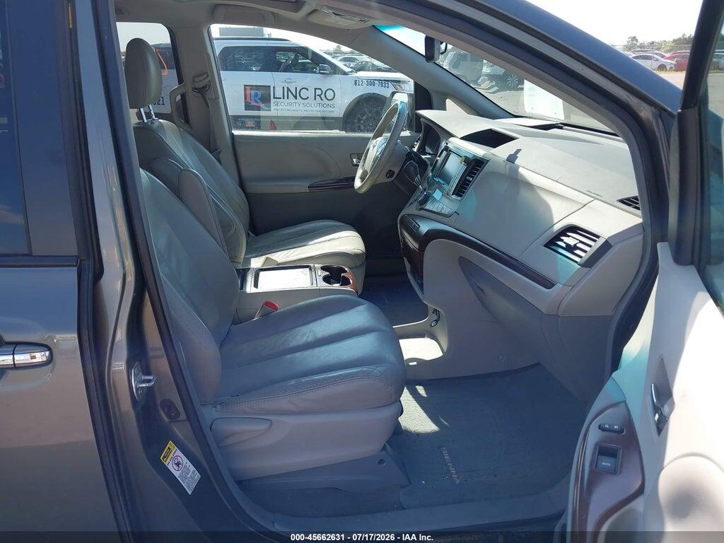 5TDYK3DC6BS153582 2011 TOYOTA SIENNA photo no. 5