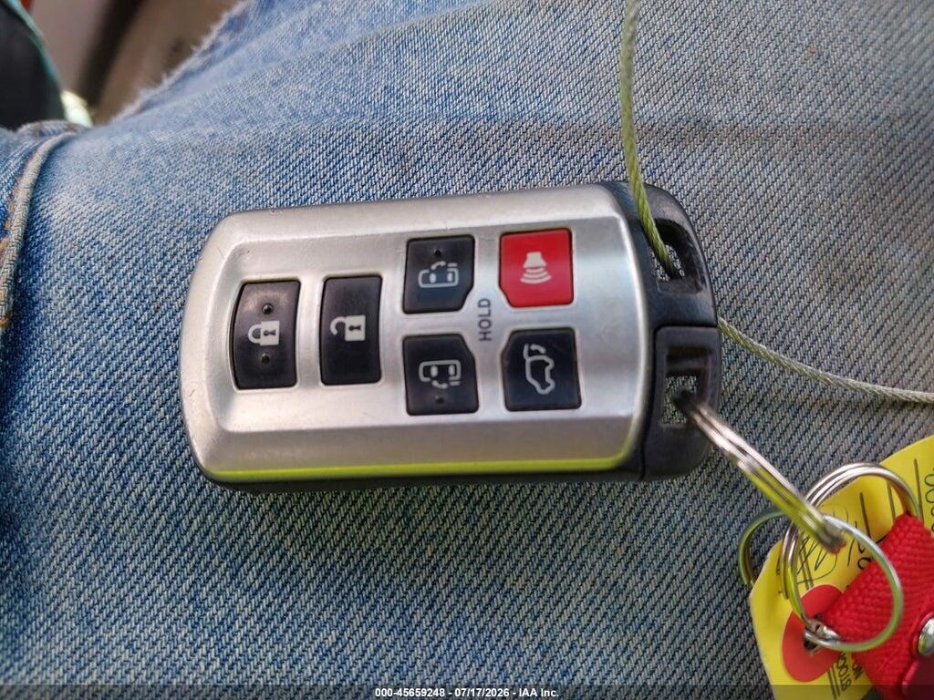 5TDDK3DC5BS019662 2011 TOYOTA SIENNA photo no. 11