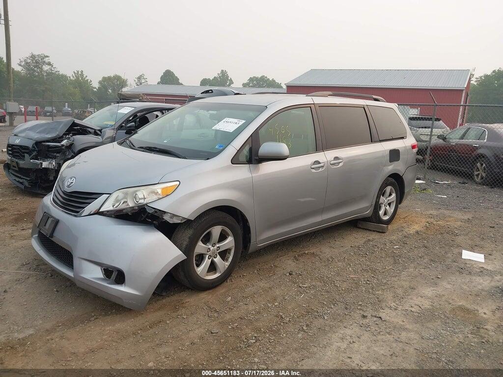 5TDKK3DC8BS159244 2011 TOYOTA SIENNA photo no. 2
