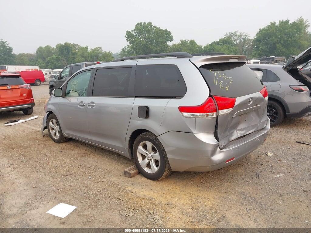 5TDKK3DC8BS159244 2011 TOYOTA SIENNA photo no. 3