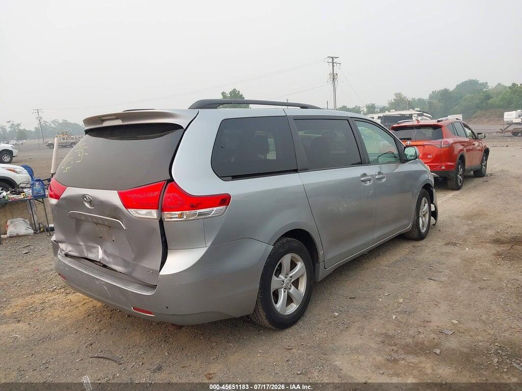 5TDKK3DC8BS159244 2011 TOYOTA SIENNA photo no. 4