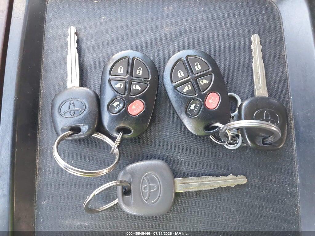 5TDDK3DC3BS007526 2011 TOYOTA SIENNA photo no. 11