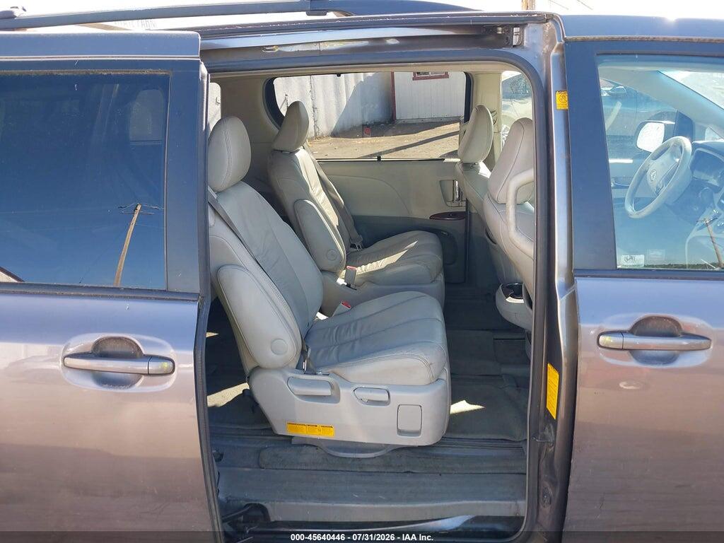 5TDDK3DC3BS007526 2011 TOYOTA SIENNA photo no. 5