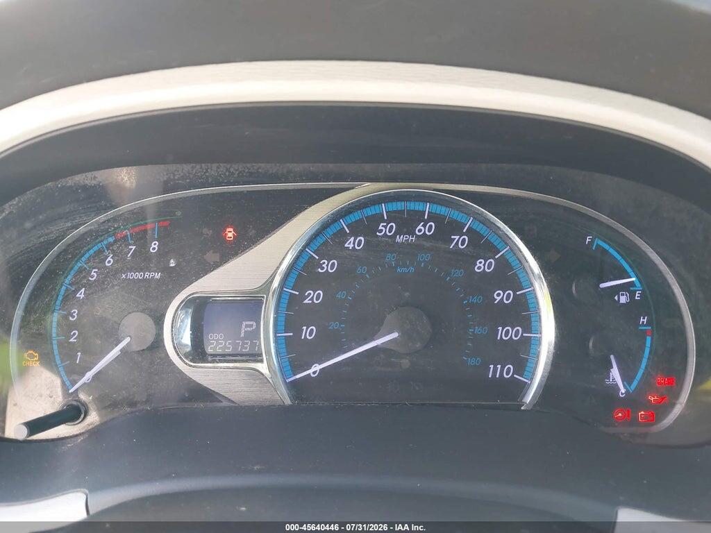 5TDDK3DC3BS007526 2011 TOYOTA SIENNA photo no. 7