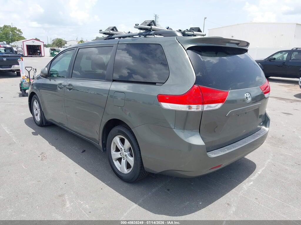 5TDKK3DC6BS156309 2011 TOYOTA SIENNA photo no. 3