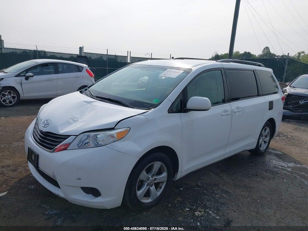 5TDKK3DC2BS162124 2011 TOYOTA SIENNA photo no. 2