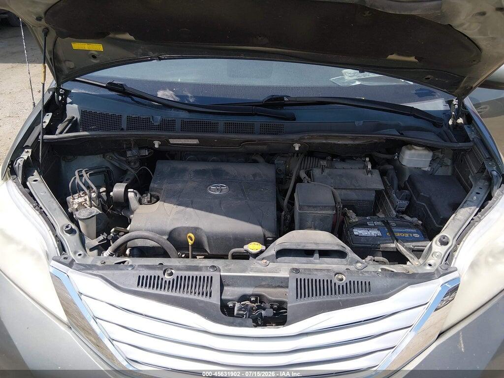 5TDYK3DC1BS117363 2011 TOYOTA SIENNA photo no. 10
