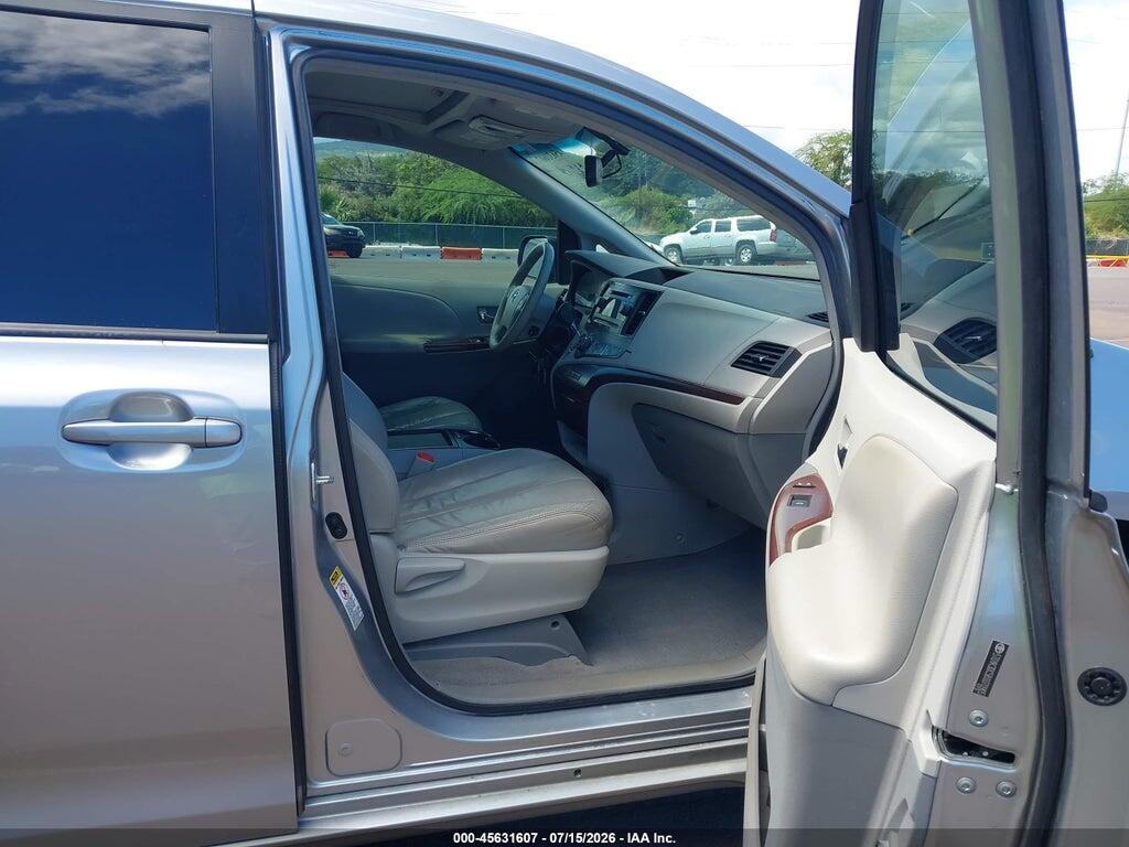 5TDYK3DC5BS070905 2011 TOYOTA SIENNA photo no. 5
