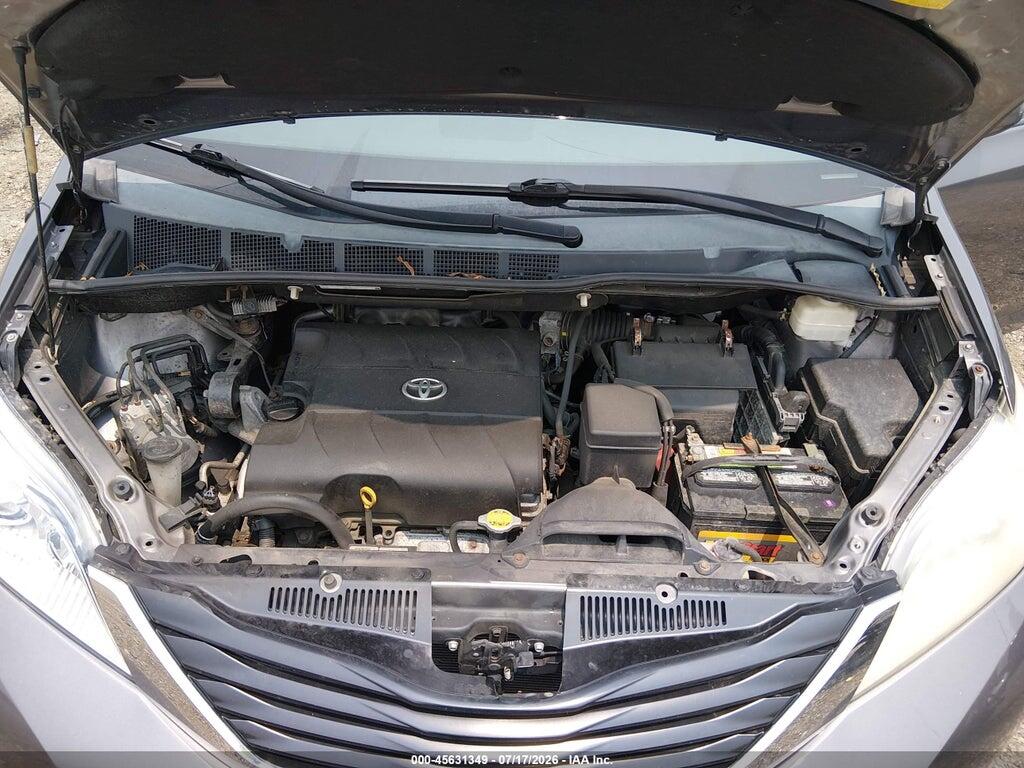 5TDKK3DC2BS083889 2011 TOYOTA SIENNA photo no. 10
