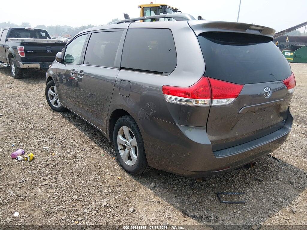 5TDKK3DC2BS083889 2011 TOYOTA SIENNA photo no. 3