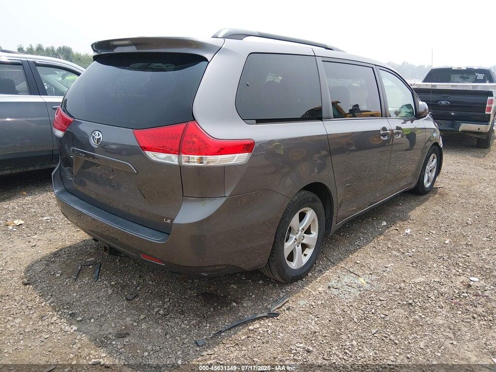 5TDKK3DC2BS083889 2011 TOYOTA SIENNA photo no. 4