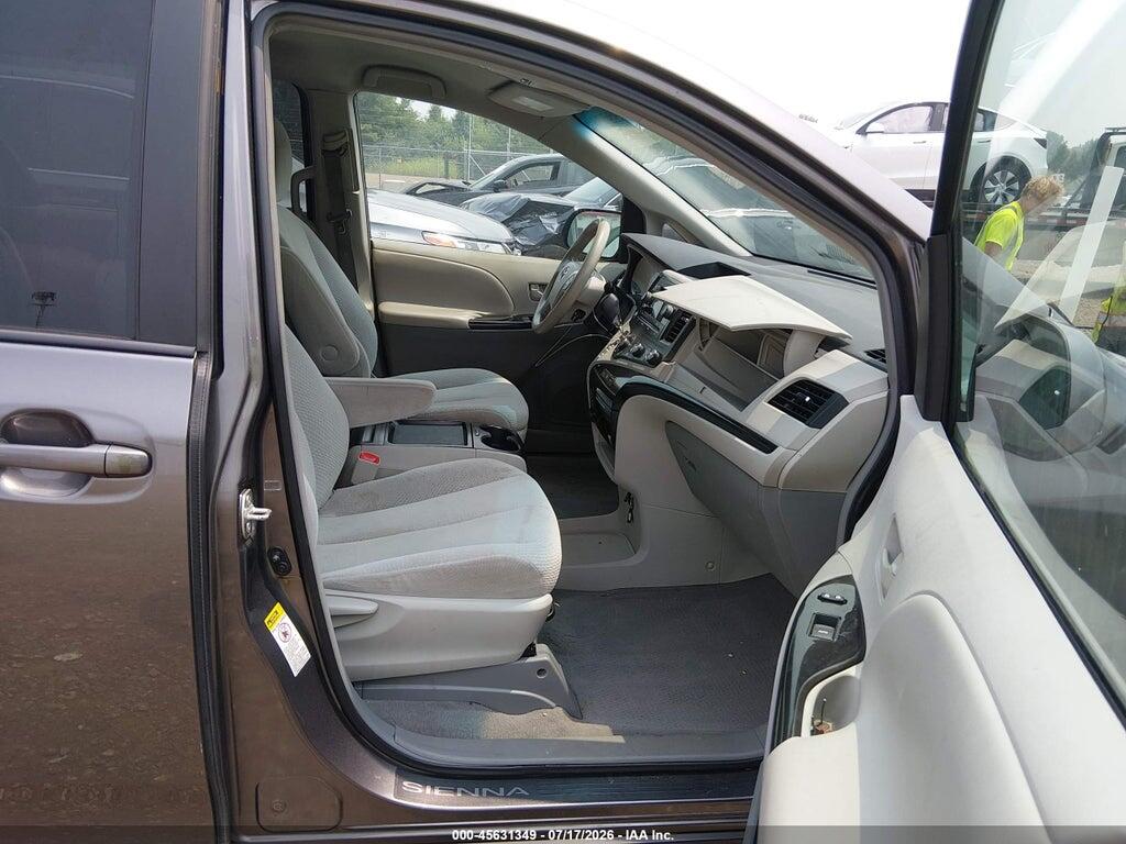 5TDKK3DC2BS083889 2011 TOYOTA SIENNA photo no. 5