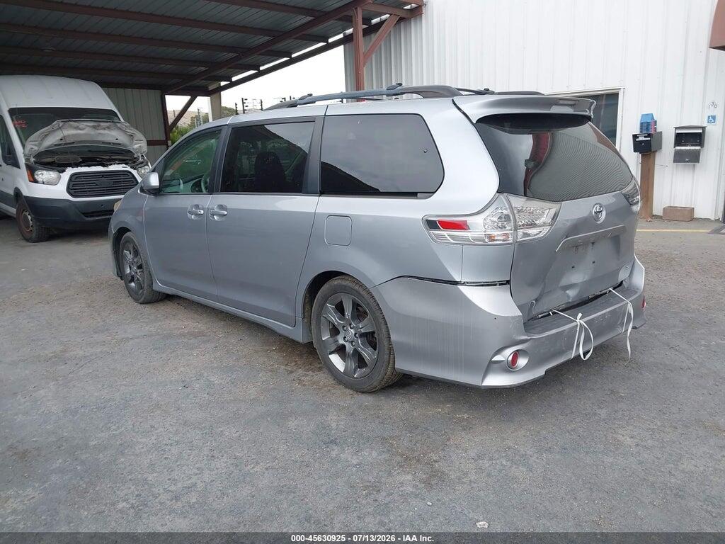 5TDXK3DC8BS159475 2011 TOYOTA SIENNA photo no. 3