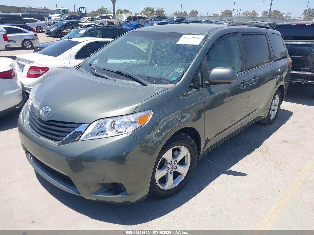 5TDKK3DC8BS043252 2011 TOYOTA SIENNA photo no. 2