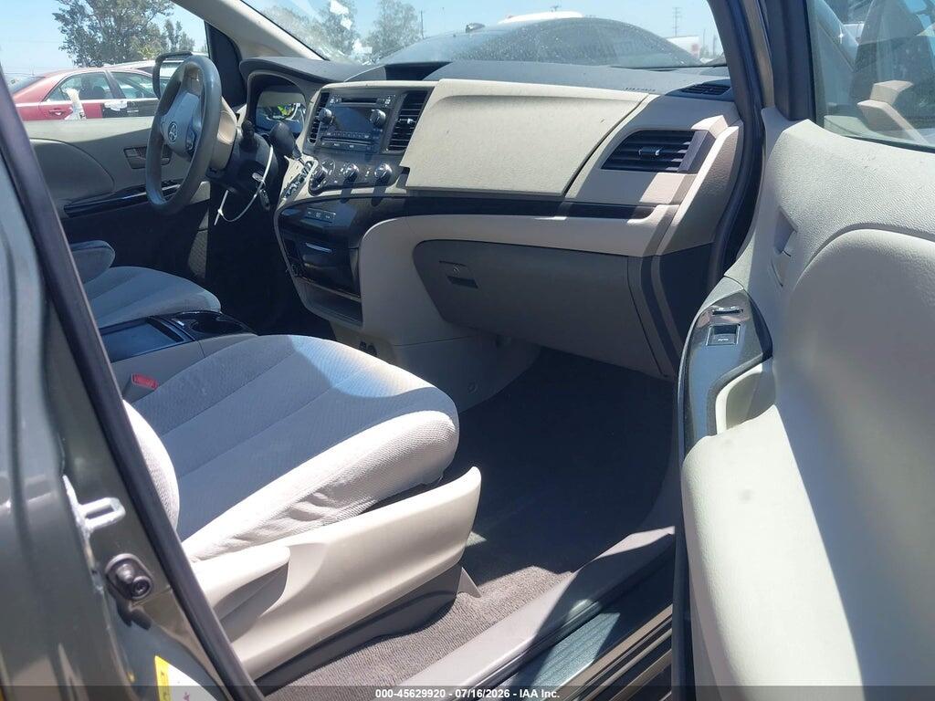 5TDKK3DC8BS043252 2011 TOYOTA SIENNA photo no. 5